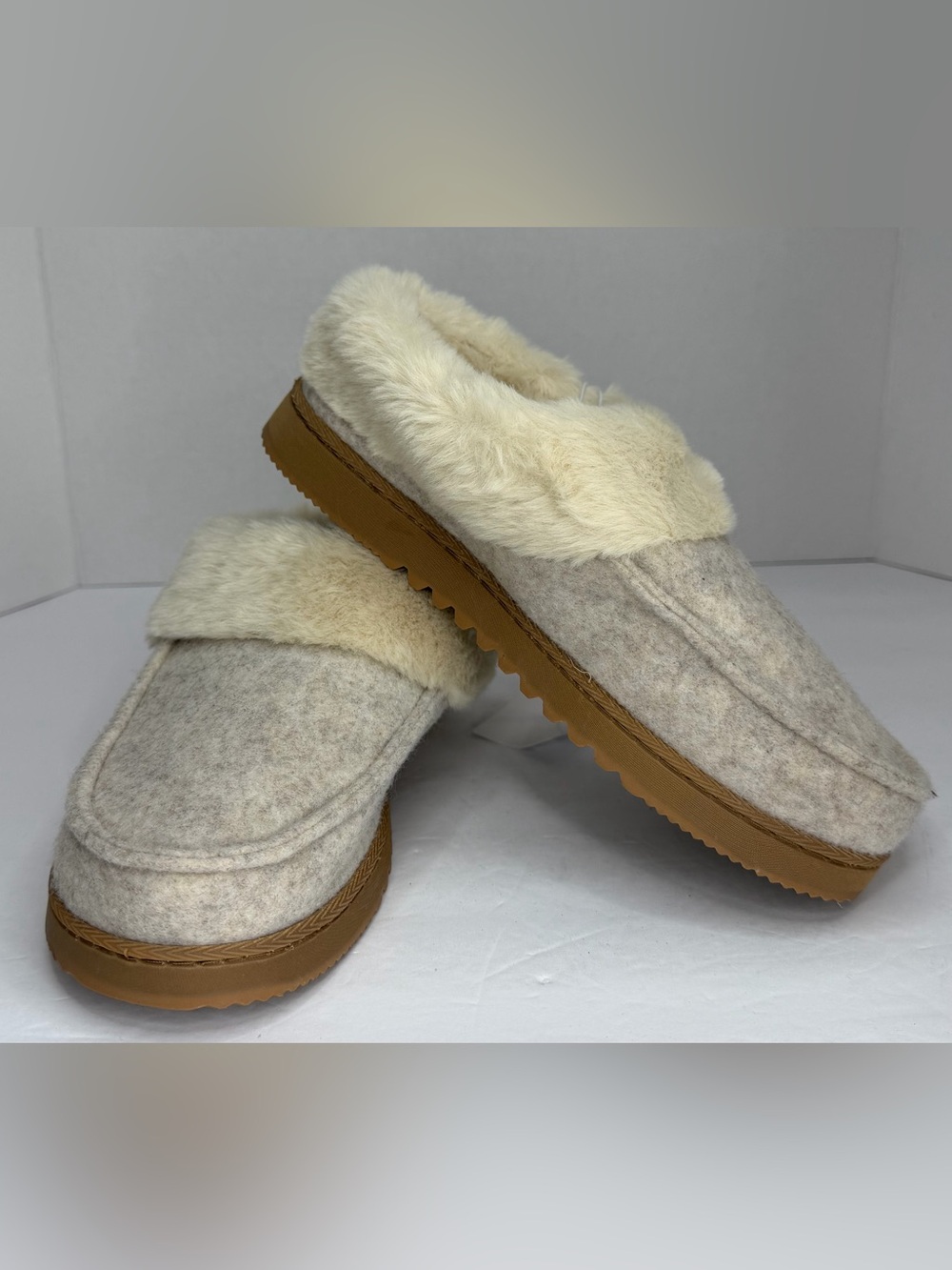 Dearfoams Oatmeal Heather Faux Fur Cuff Slippers Women’s 7-8 NWT